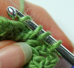 Crochet using a Z-twist single ply