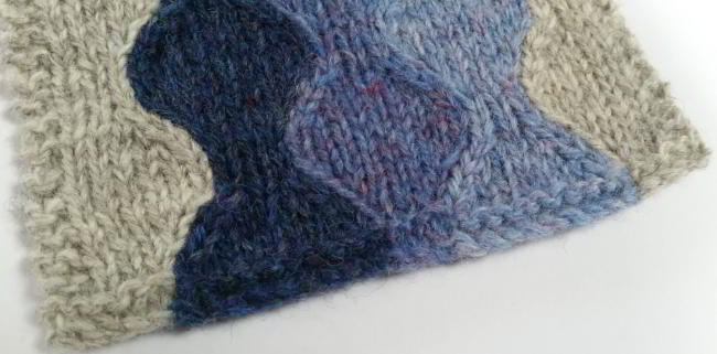 Second swatch with intarsia cast-on
